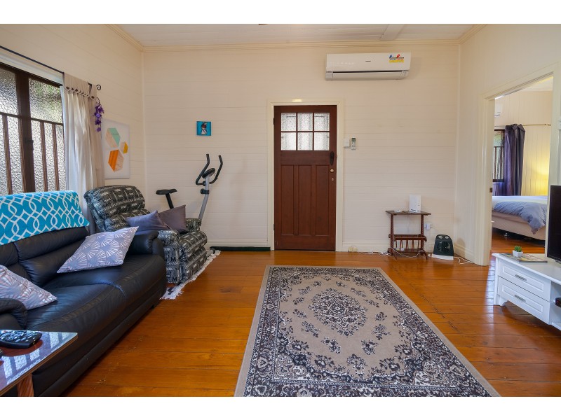 4 Ferguson Street, North Ipswich QLD 4305