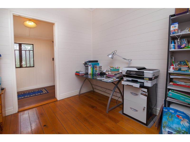 4 Ferguson Street, North Ipswich QLD 4305