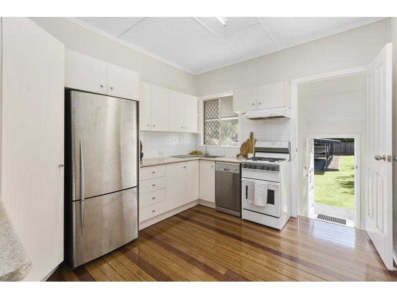 4 Orchard Street, Eastern Heights QLD 4305