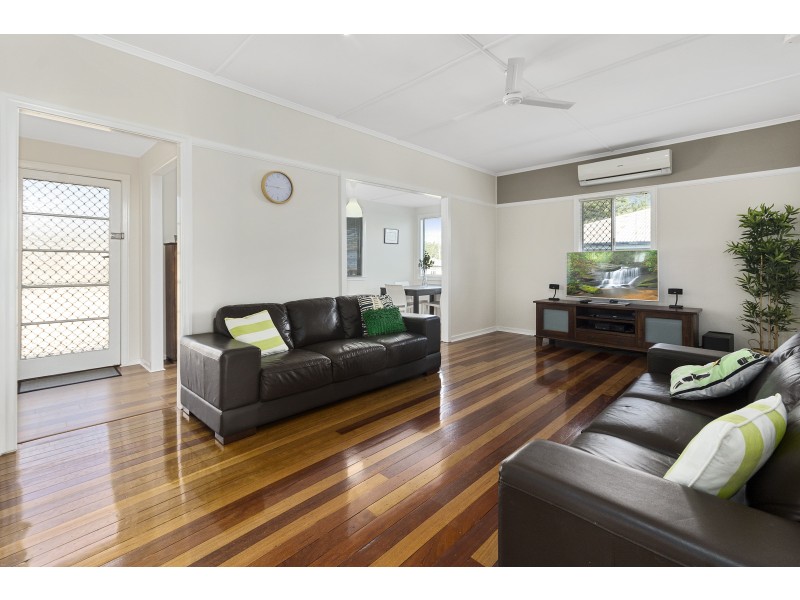 4 Orchard Street, Eastern Heights QLD 4305