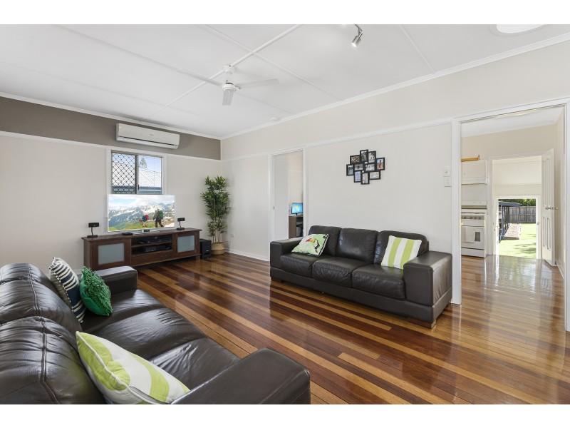 4 Orchard Street, Eastern Heights QLD 4305