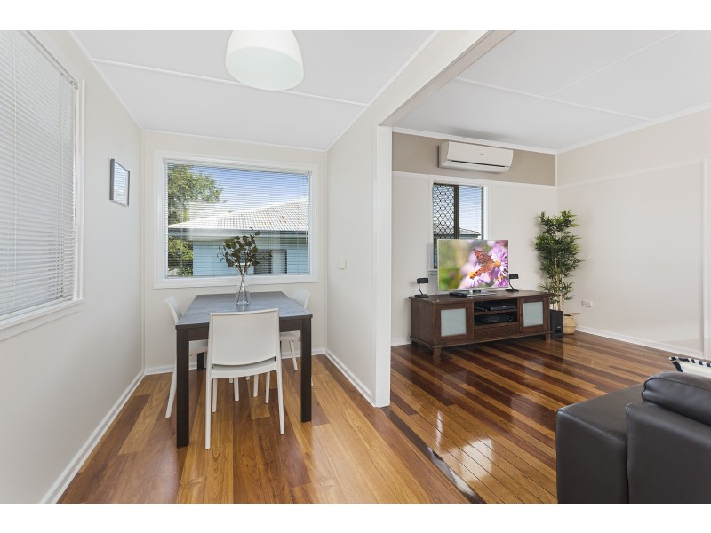 4 Orchard Street, Eastern Heights QLD 4305