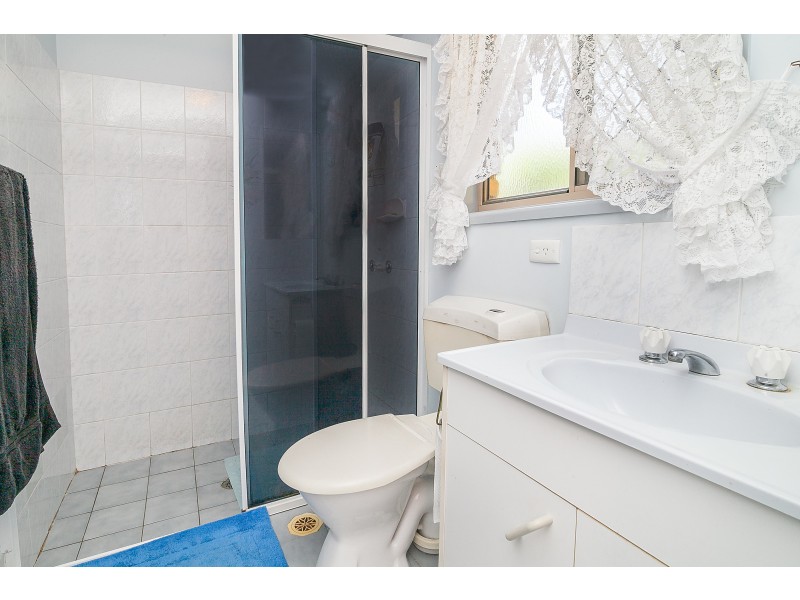 3 Flame Tree Court, Walloon QLD 4306