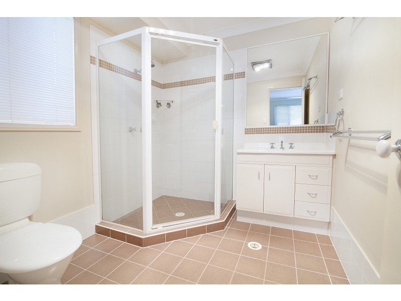 3 Ivanhoe Place, Brassall QLD 4305