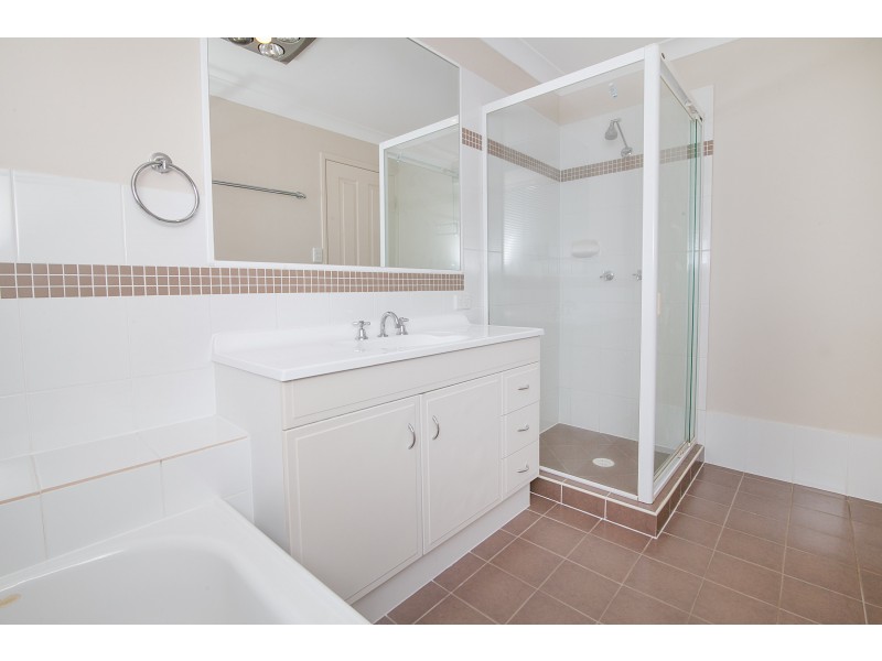 3 Ivanhoe Place, Brassall QLD 4305