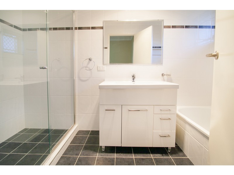 1/17 Gibbs Street, Churchill QLD 4305