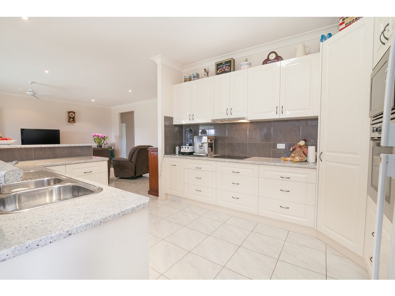 5 Miles Court, Harrisville QLD 4307