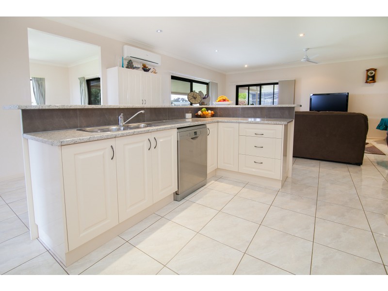 5 Miles Court, Harrisville QLD 4307