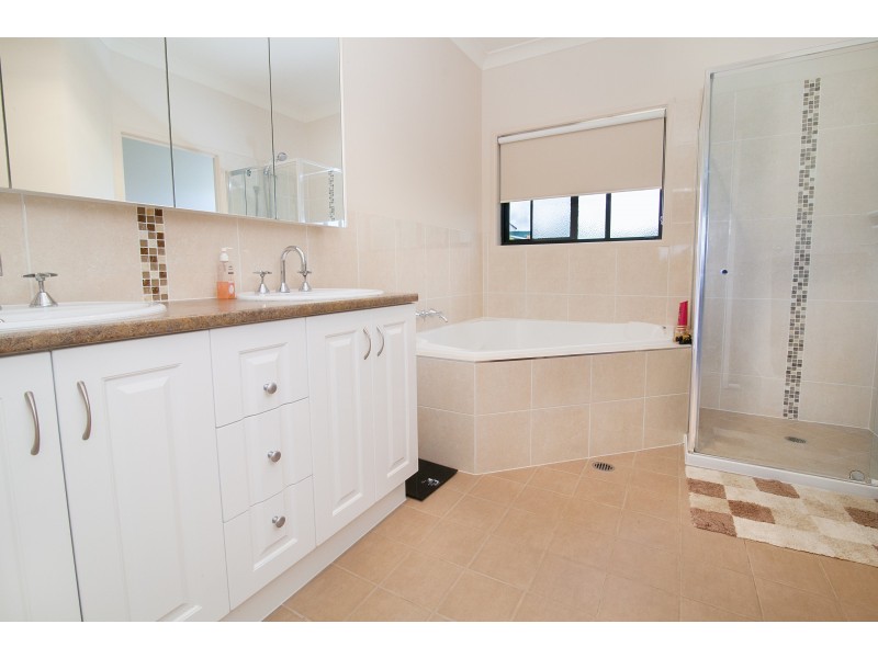 5 Miles Court, Harrisville QLD 4307