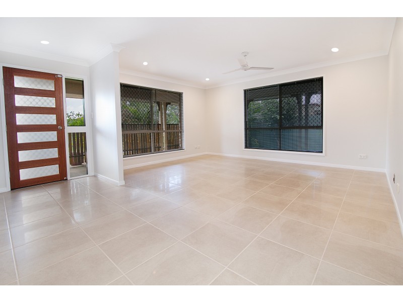 66 Jonquil Circuit, Flinders View QLD 4305