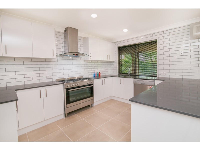 66 Jonquil Circuit, Flinders View QLD 4305