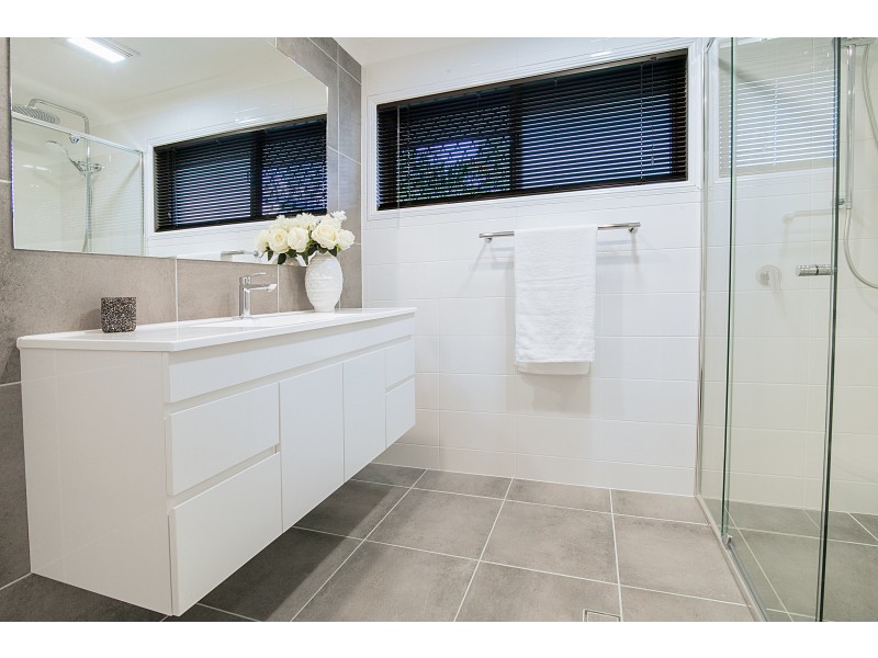 66 Jonquil Circuit, Flinders View QLD 4305