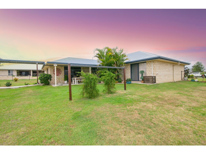 19 Peak Court, Peak Crossing QLD 4306
