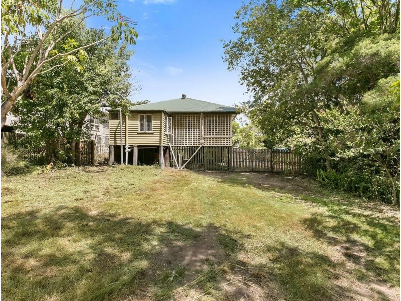 15 Station Road, Riverview QLD 4303