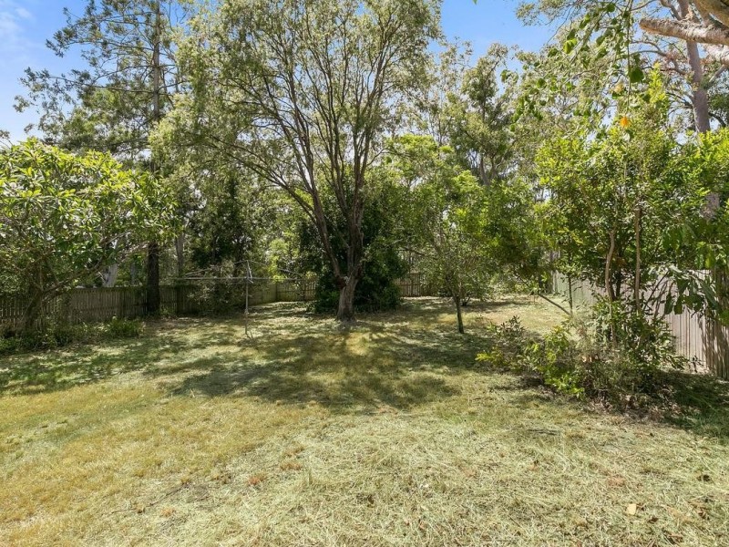 15 Station Road, Riverview QLD 4303