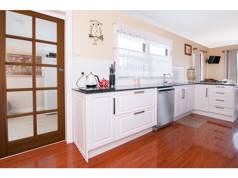 22 Blaxland Street, Eastern Heights QLD 4305