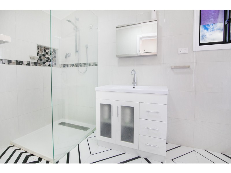 22 Blaxland Street, Eastern Heights QLD 4305