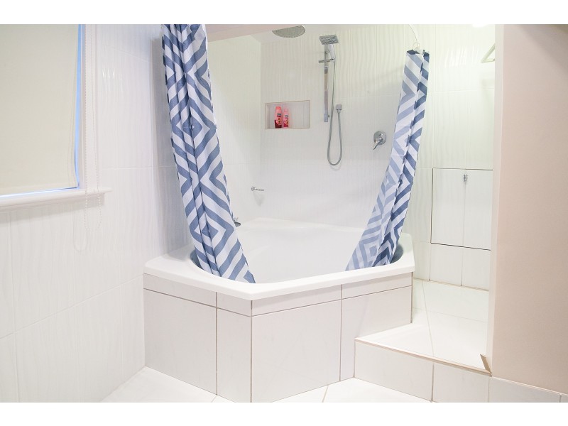 22 Blaxland Street, Eastern Heights QLD 4305