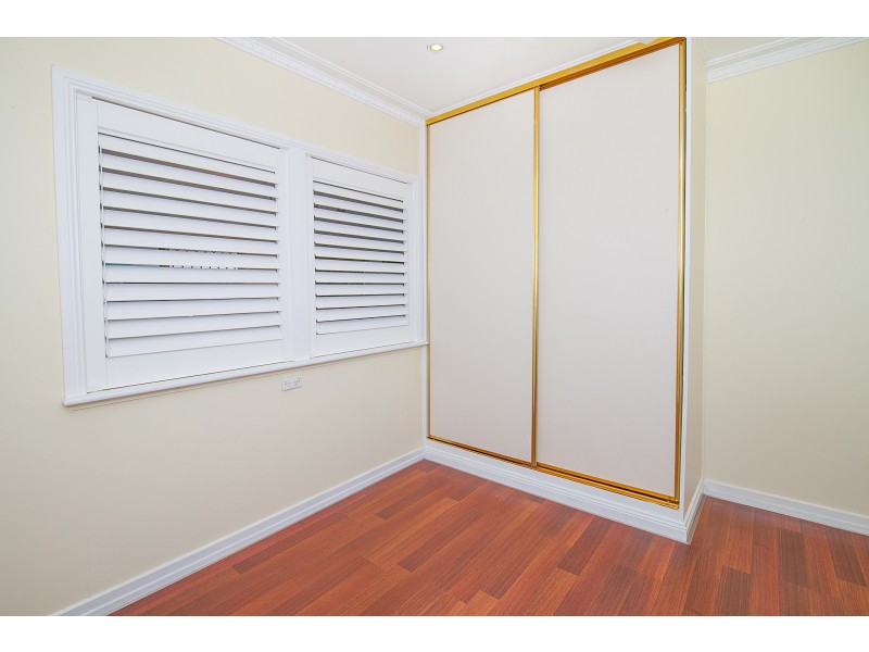 22 Blaxland Street, Eastern Heights QLD 4305