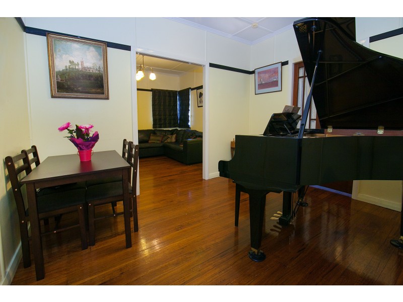 19 Brilliant Street, Newtown QLD 4305