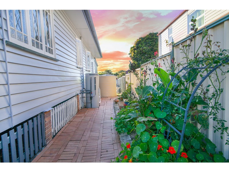 19 Brilliant Street, Newtown QLD 4305