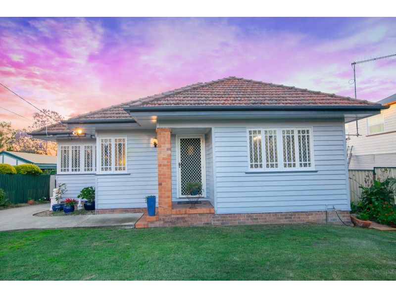 19 Brilliant Street, Newtown QLD 4305