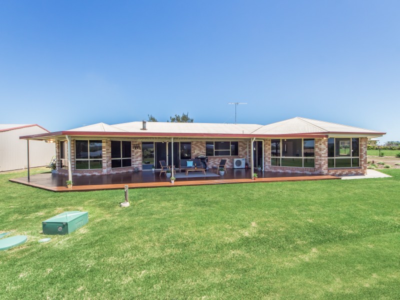 5 Franmar Place, Peak Crossing QLD 4306