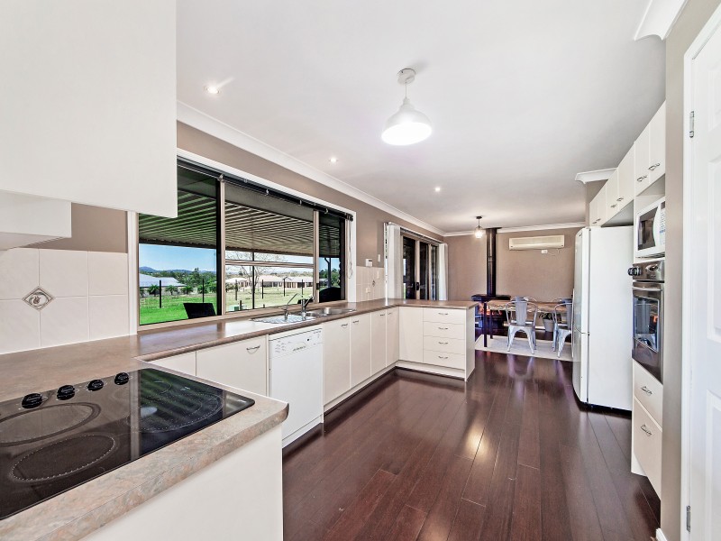 5 Franmar Place, Peak Crossing QLD 4306