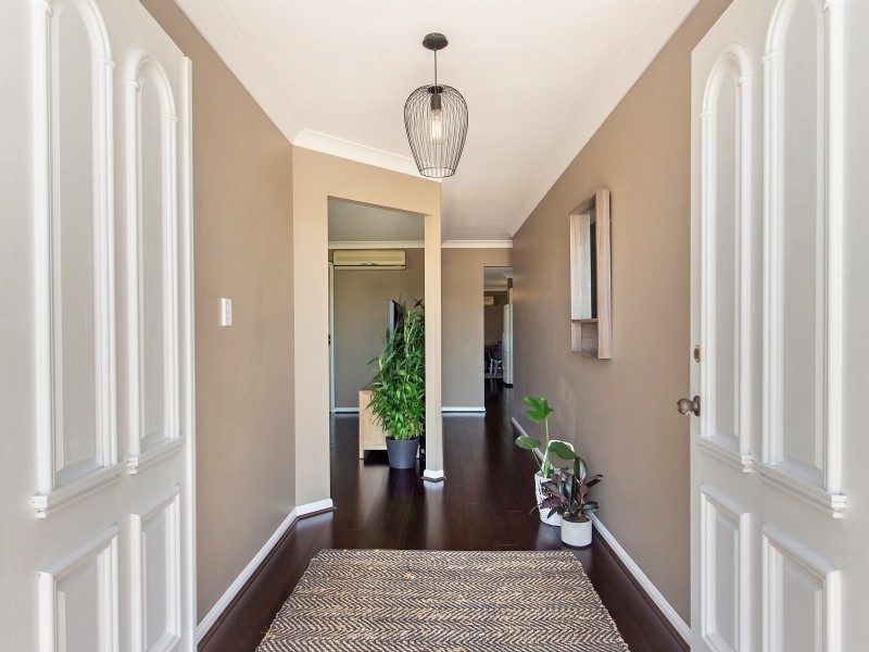 5 Franmar Place, Peak Crossing QLD 4306