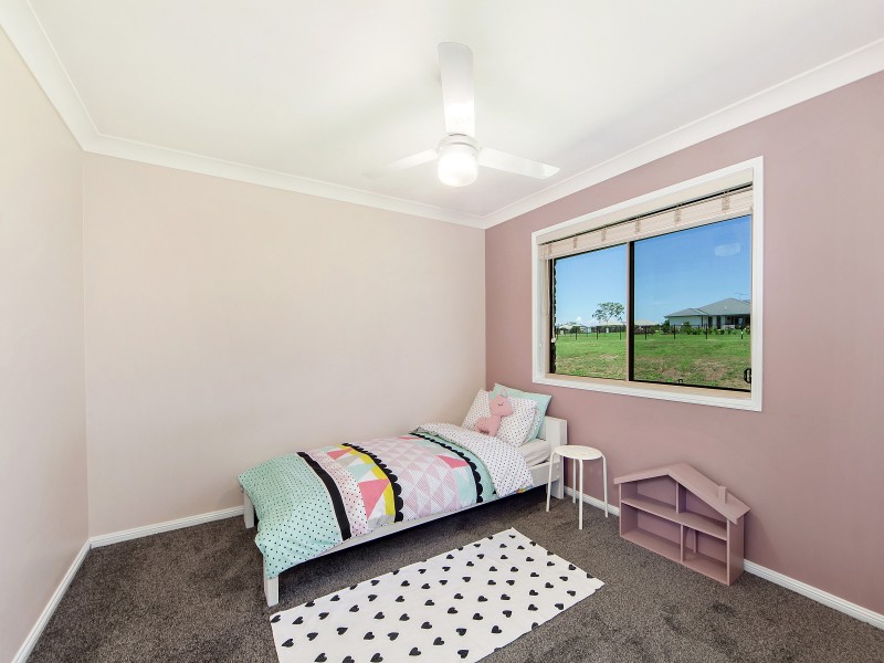 5 Franmar Place, Peak Crossing QLD 4306