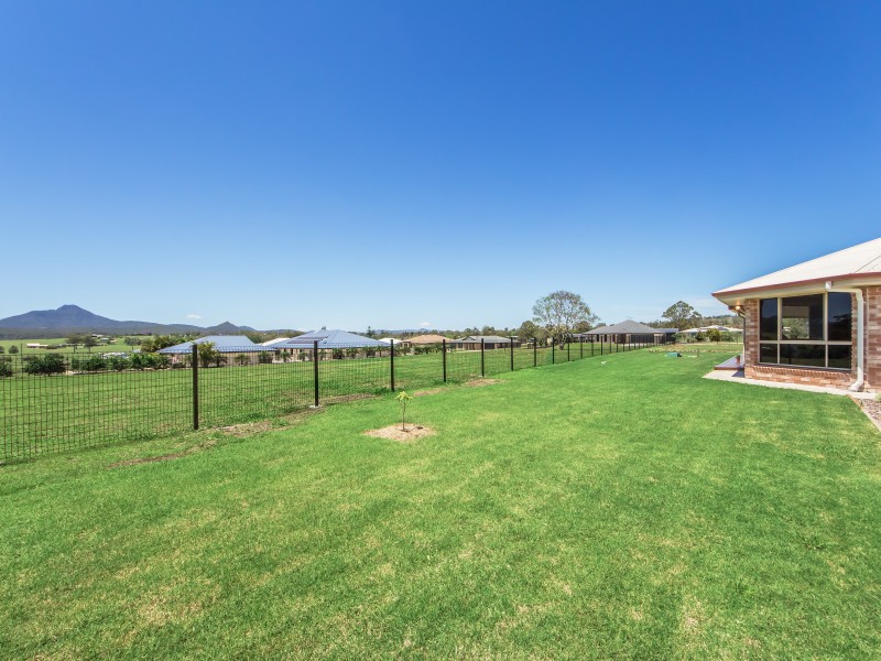 5 Franmar Place, Peak Crossing QLD 4306
