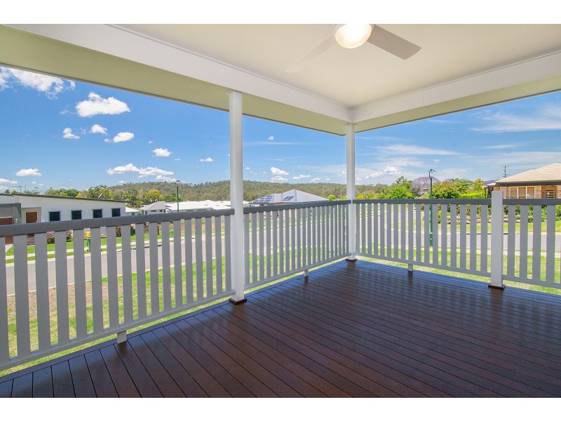 1 Gardner Place, Silkstone QLD 4304