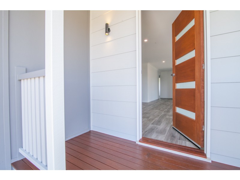 1 Gardner Place, Silkstone QLD 4304