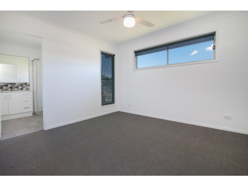 1 Gardner Place, Silkstone QLD 4304