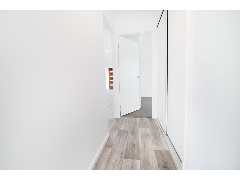 1 Gardner Place, Silkstone QLD 4304