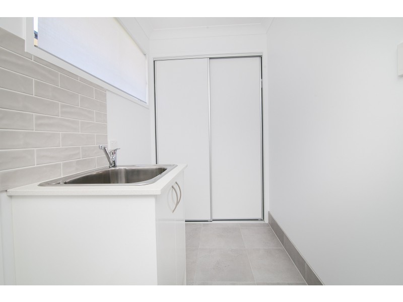 1 Gardner Place, Silkstone QLD 4304