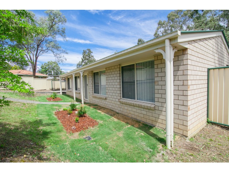 4 Barry Wallace Place, Churchill QLD 4305