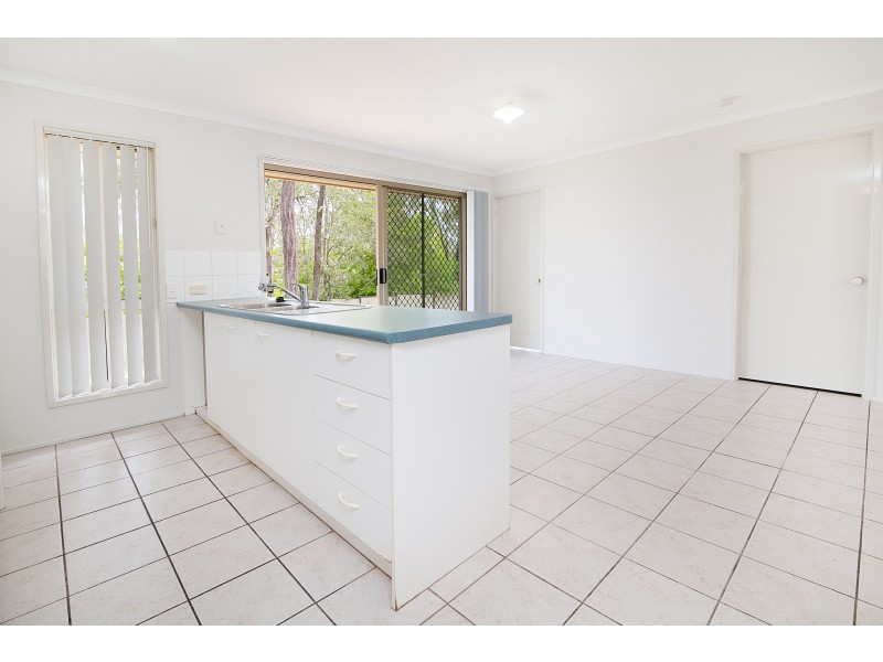 4 Barry Wallace Place, Churchill QLD 4305