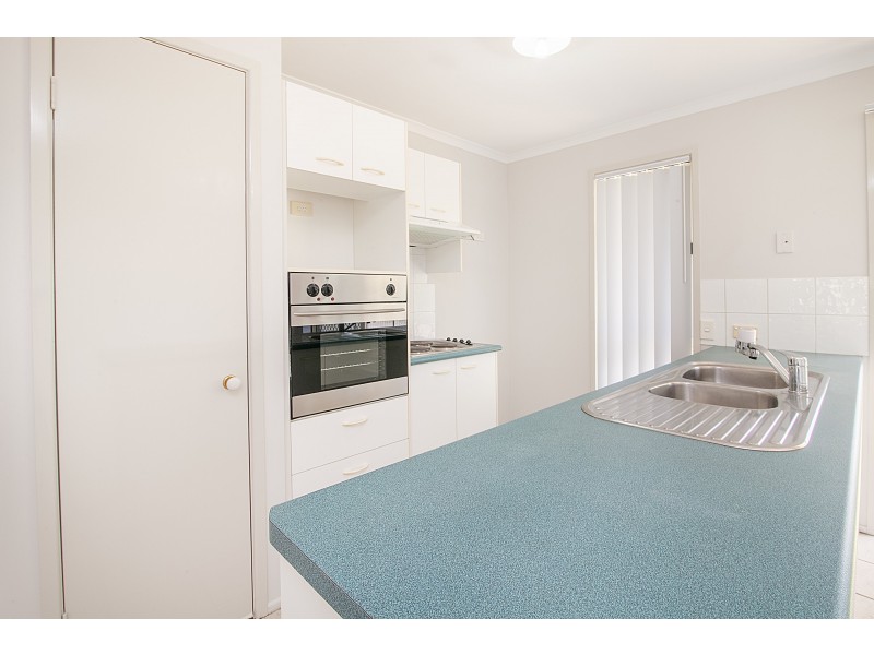 4 Barry Wallace Place, Churchill QLD 4305