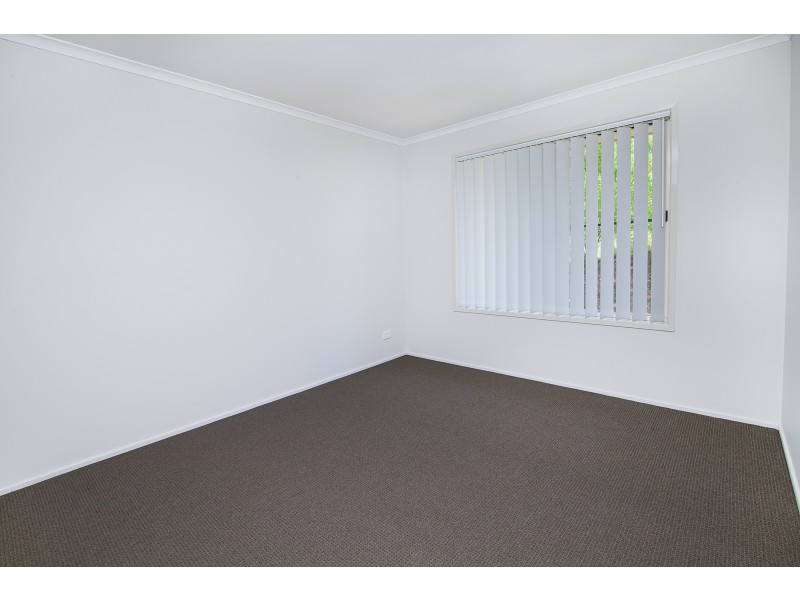4 Barry Wallace Place, Churchill QLD 4305