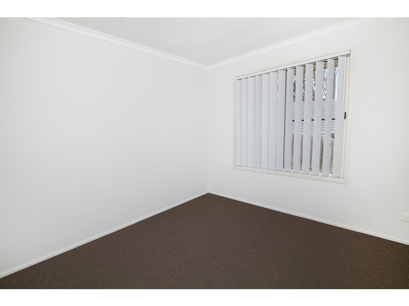 4 Barry Wallace Place, Churchill QLD 4305