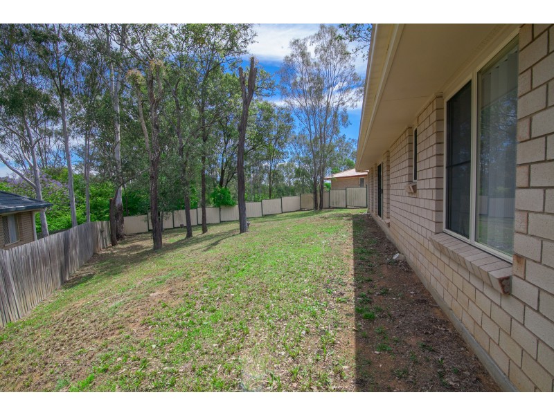 4 Barry Wallace Place, Churchill QLD 4305