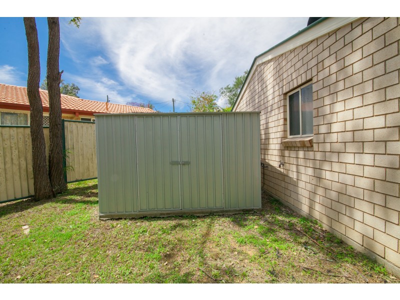 4 Barry Wallace Place, Churchill QLD 4305