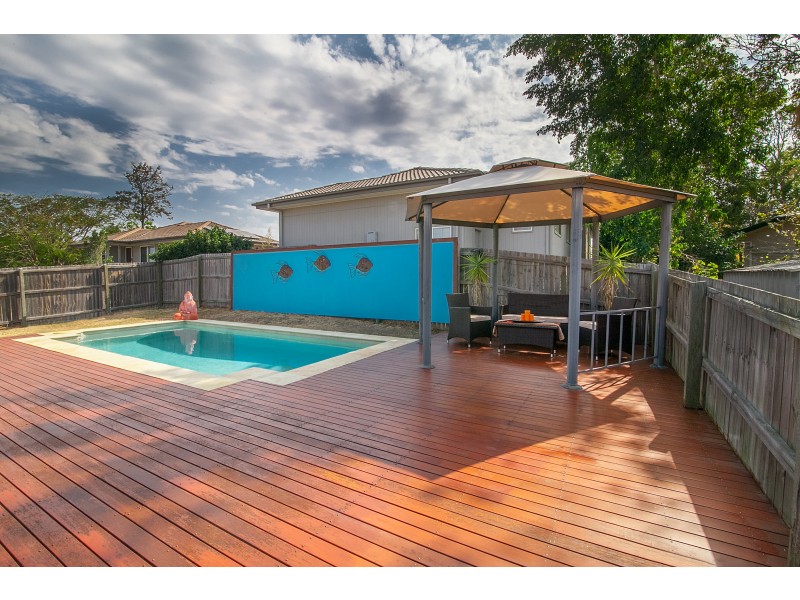 33 Margaret Street, Silkstone QLD 4304