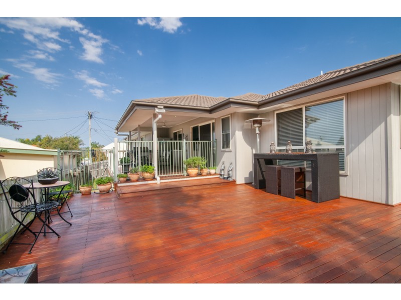 33 Margaret Street, Silkstone QLD 4304