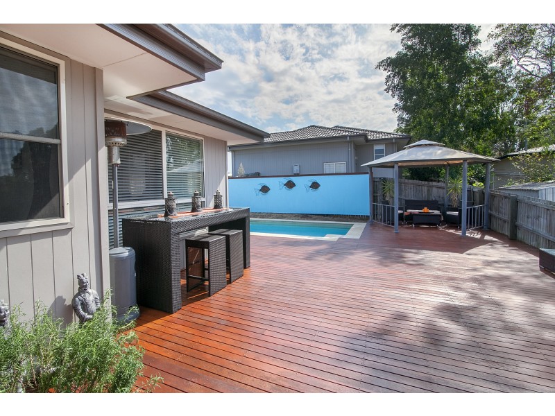 33 Margaret Street, Silkstone QLD 4304