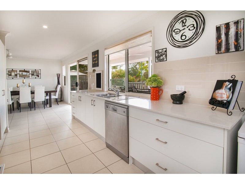 33 Margaret Street, Silkstone QLD 4304
