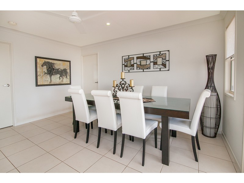 33 Margaret Street, Silkstone QLD 4304