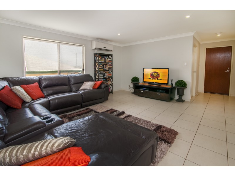 33 Margaret Street, Silkstone QLD 4304