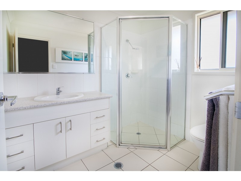 33 Margaret Street, Silkstone QLD 4304